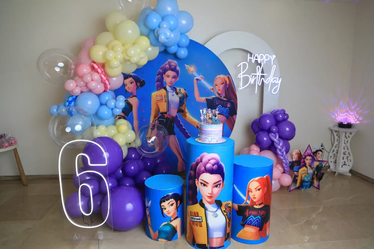 تم تولد رومی هانتریکس کیپاپ|خدمات پذیرایی، مراسم|تهران, فرمانیه|دیوار