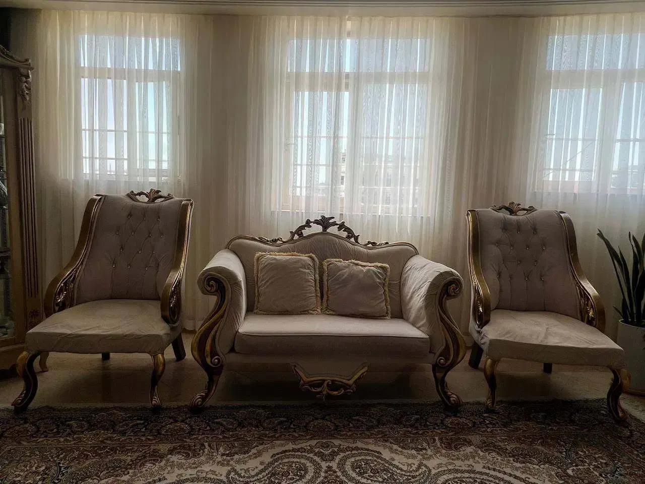 مبلمان کلاسیک و میز ناهارخوری و بوفه|مبلمان خانگی و میز عسلی|یزد, |دیوار