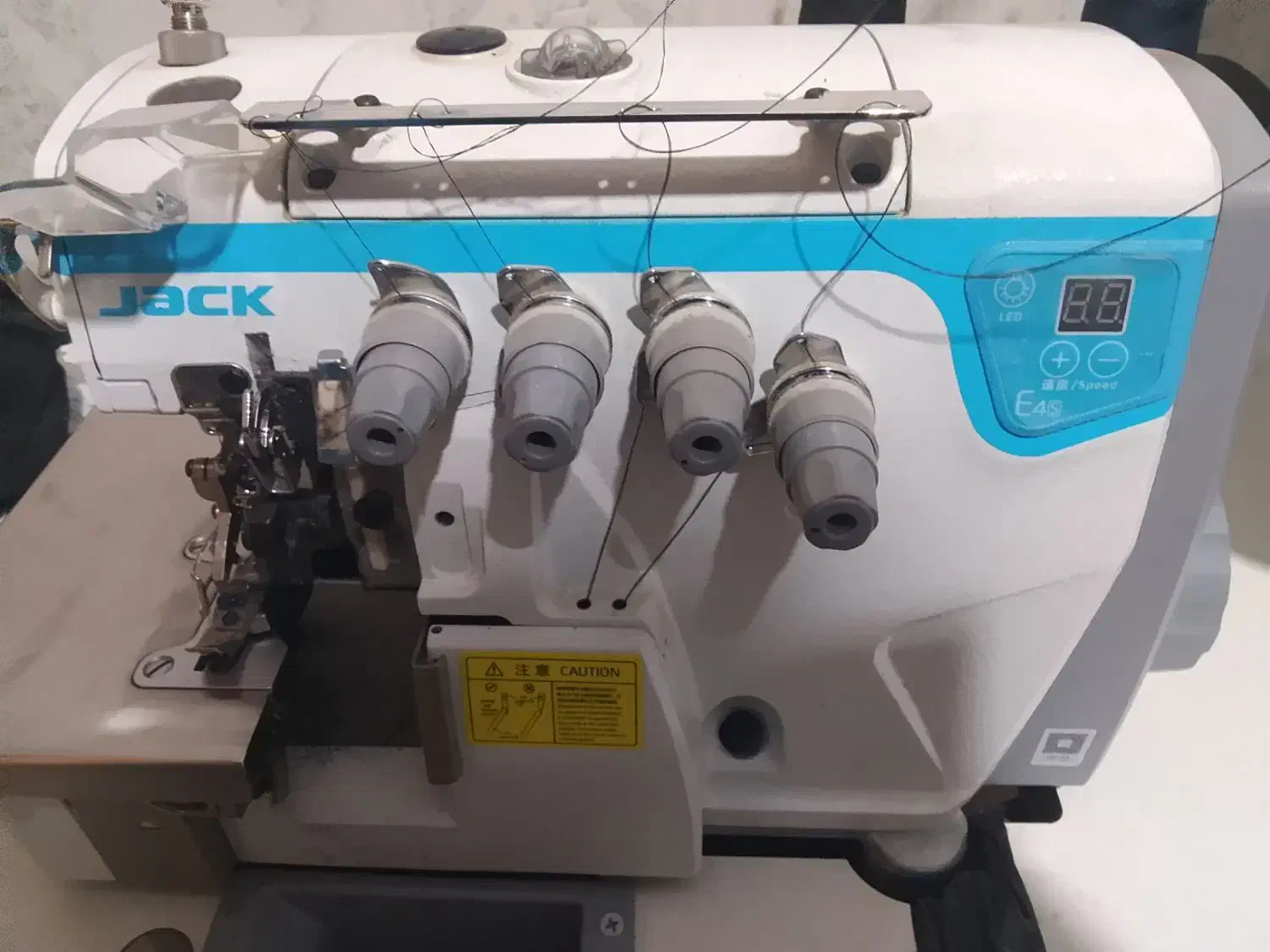 زیگزال 4نخ E4S|چرخ خیاطی و ریسندگی|نیشابور, بنیاد شهید|دیوار