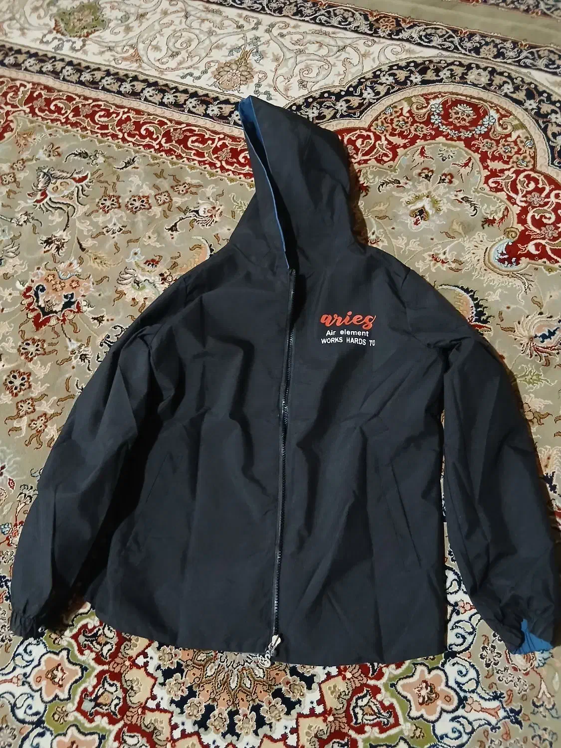 کاپشن پاییزه ۵۰۰ت|لباس|نور, |دیوار