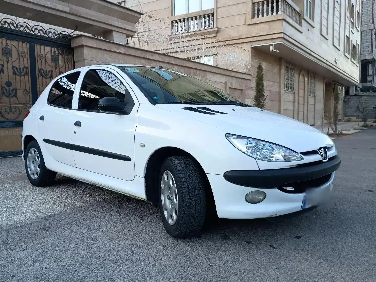 پژو ۲۰۶ مدل ۹۸|خودرو سواری و وانت|شیراز, فرهنگ شهر|دیوار