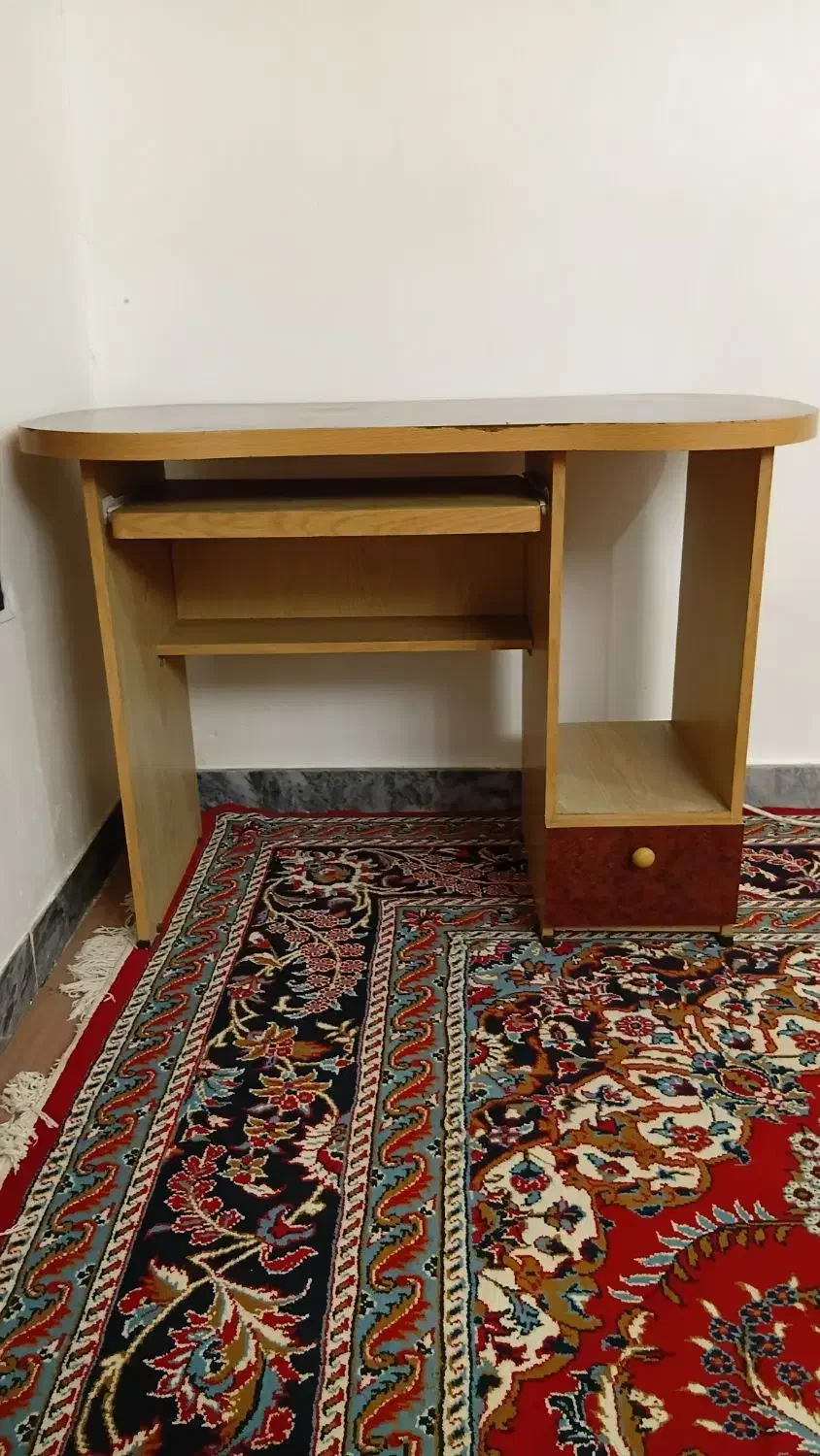 میز تحریر سالم|میز تحریر و کامپیوتر|نهاوند, |دیوار