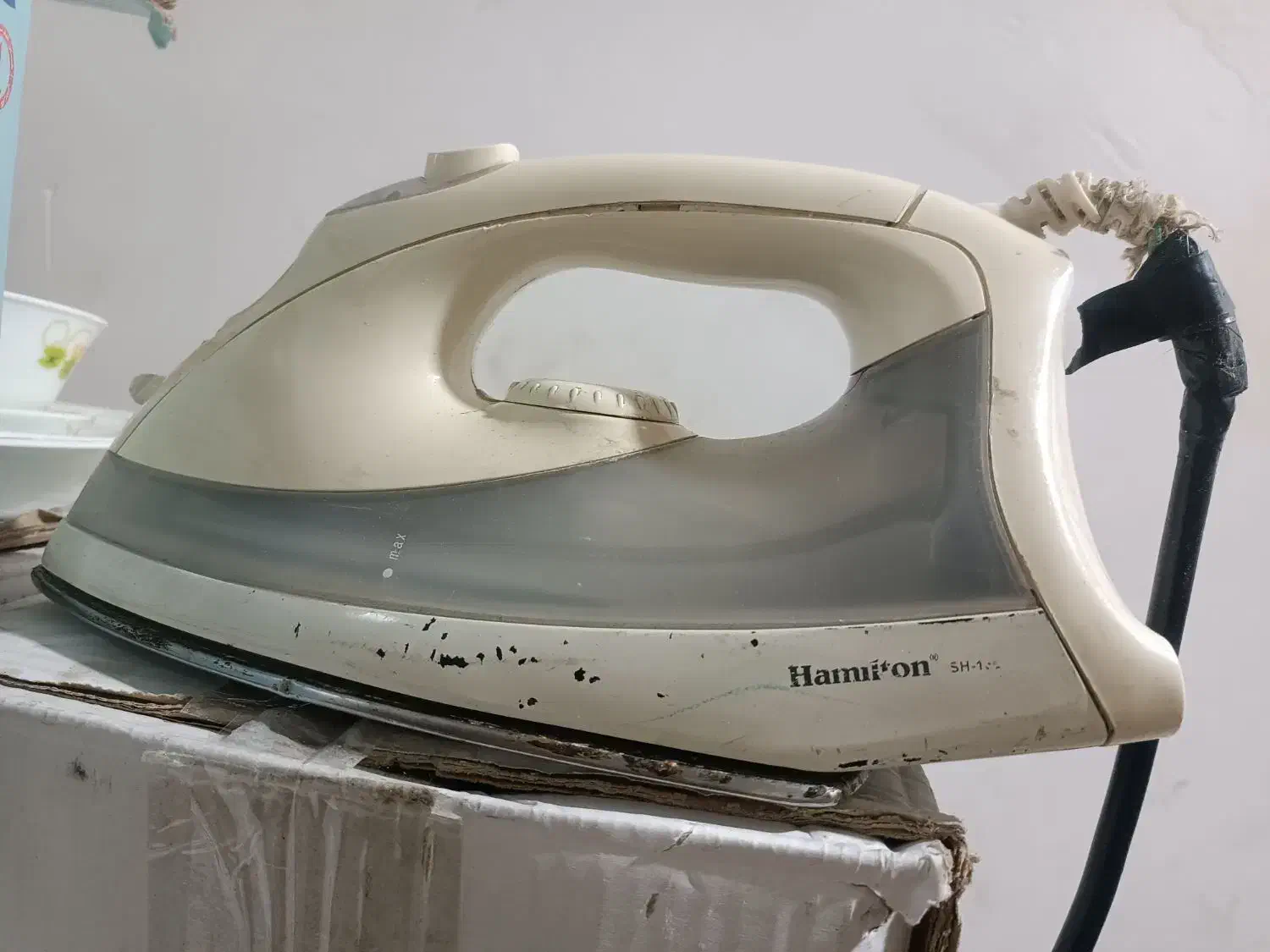 اتو قدیمی..|اتو و لوازم اتو|دورود, |دیوار