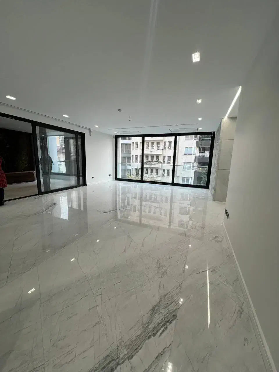 ۳۴۰متر زعفرانیه چهار خواب مستر