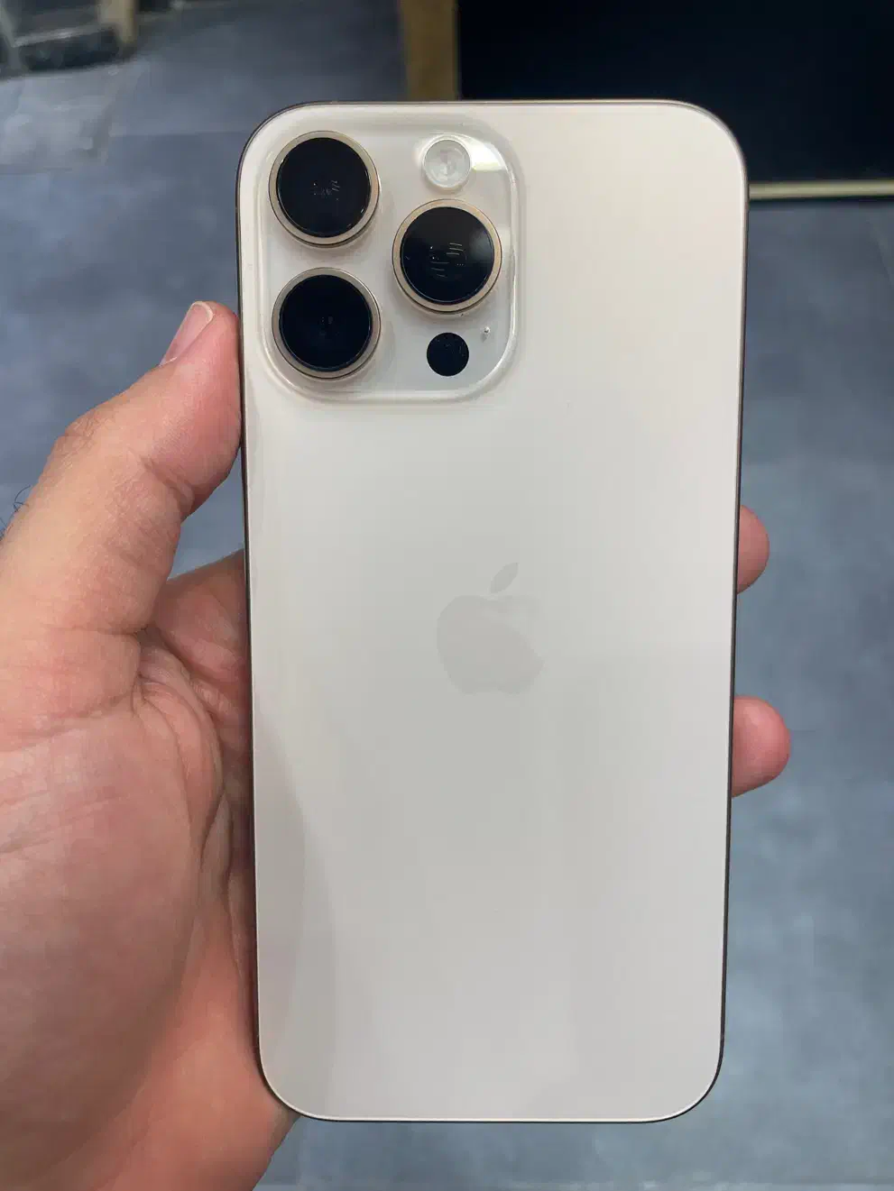 ۱۶ پرو مکس زد ای|موبایل|قم, صفائیه|دیوار