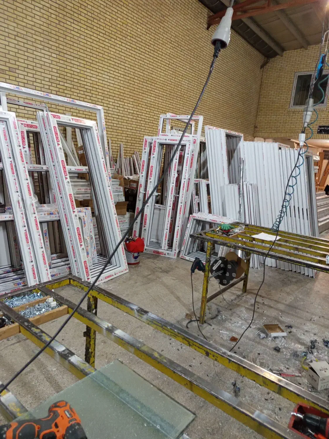 تولید درب و پنجره پی وی سی و ترمال و ترمال بریک|مصالح و تجهیزات ساختمان|اردبیل, |دیوار