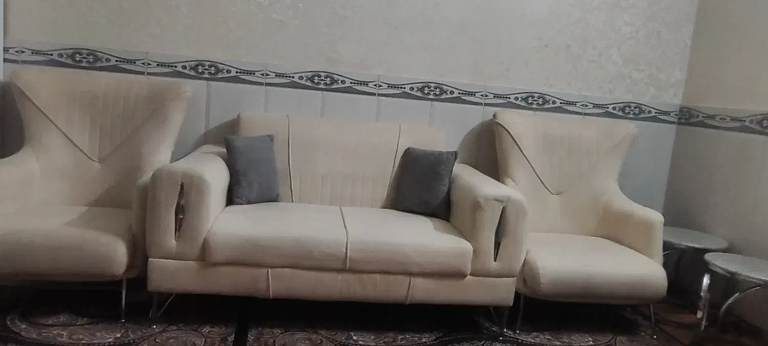 مبل  هفت نفره درحد نو|مبلمان خانگی و میز عسلی|قم, نیروگاه|دیوار