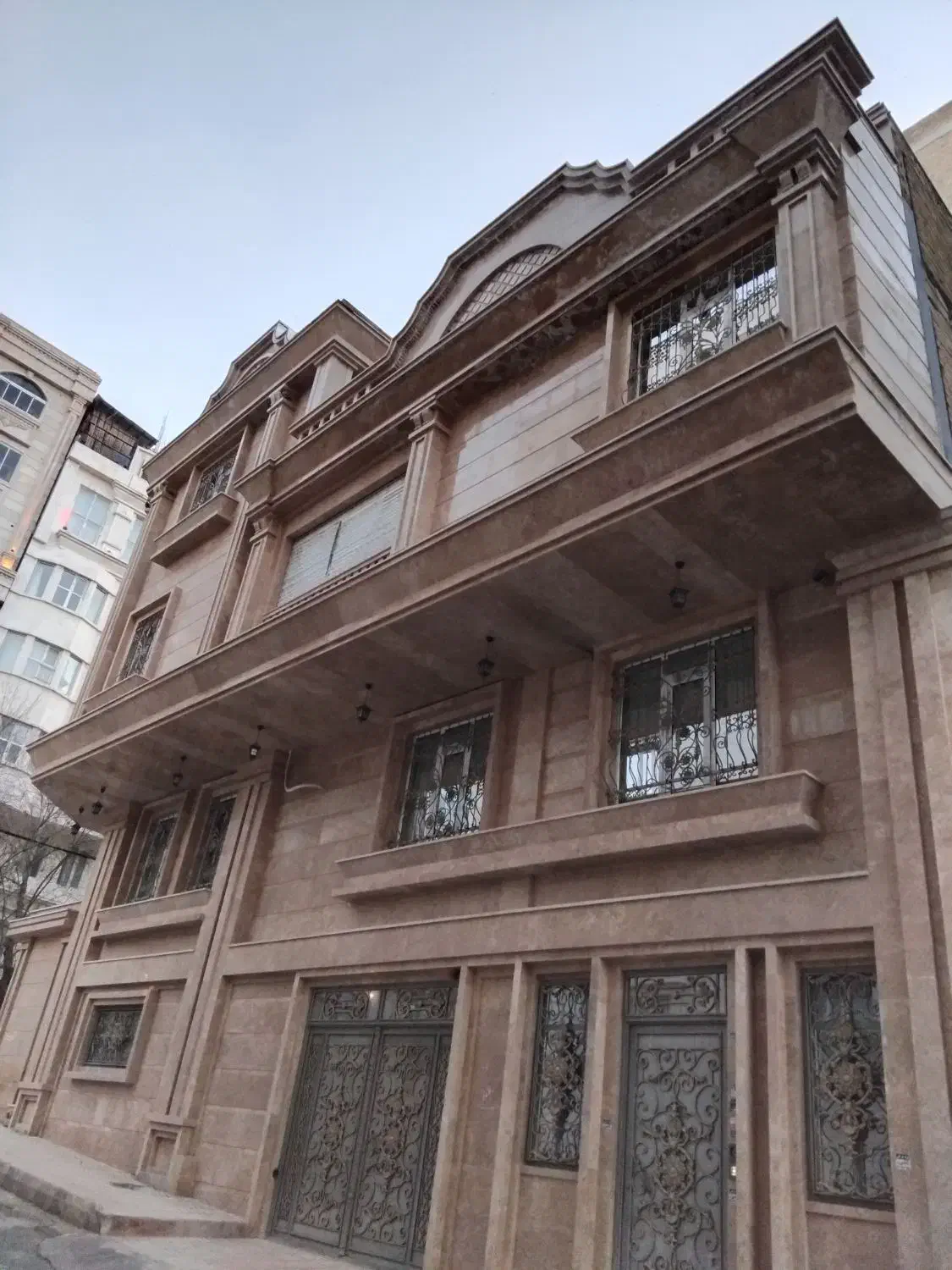 انجام کارهای ساختمانی کاشی کاری کف|خدمات پیشه و مهارت|اسدآباد, |دیوار