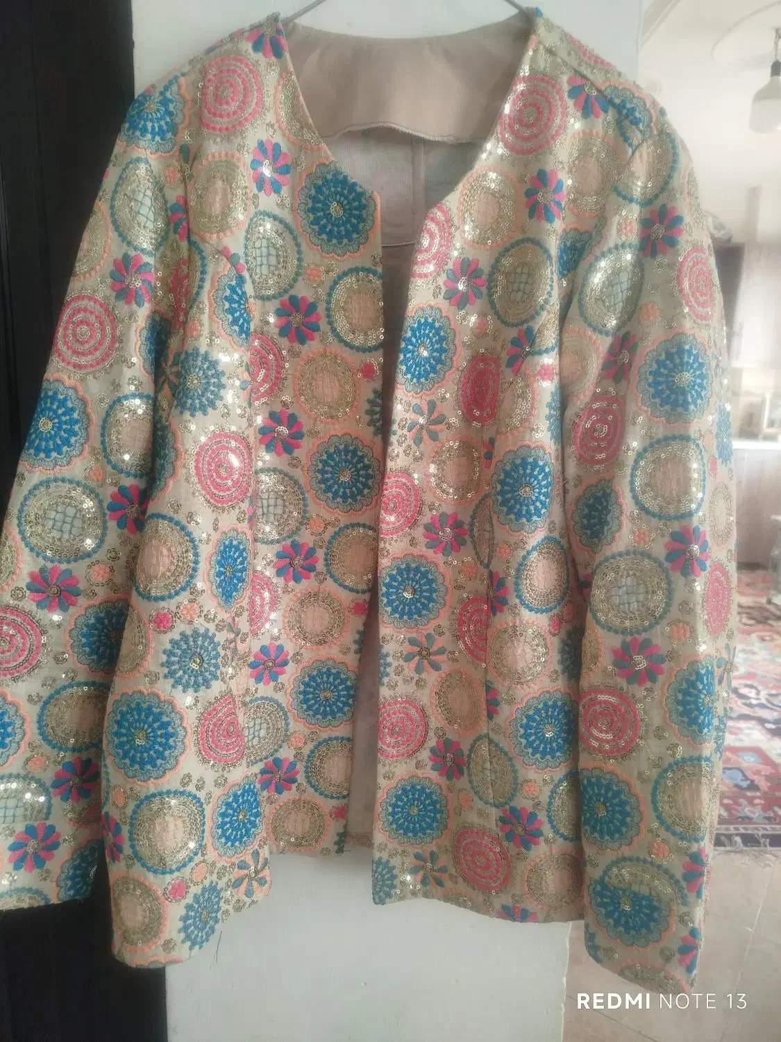 کت تک|لباس|بومهن, |دیوار