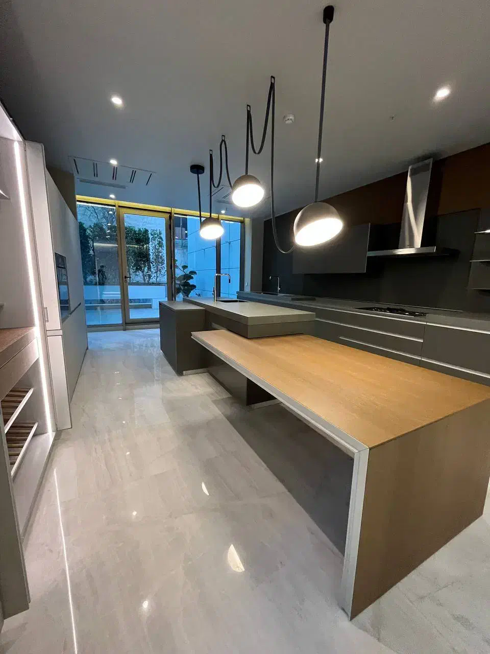 ۴۰۰متر آکواریوم در برج باغ مدرن