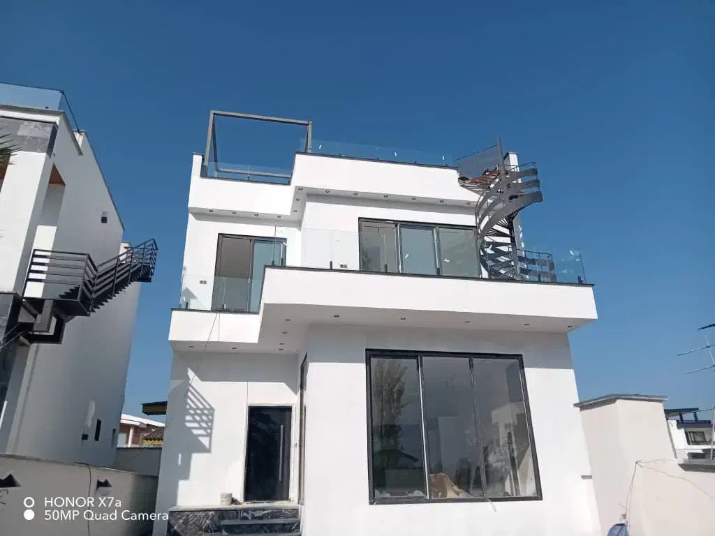 پنجره upvc با شیشه و سکوریت و نرده شیشه ای|خدمات پیشه و مهارت|نوشهر, |دیوار