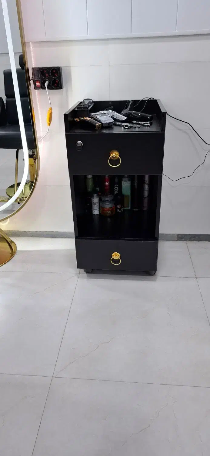 وسایل آرایشگاه مردانه|آرایشگاه و سالن‌های زیبایی|آران و بیدگل, |دیوار