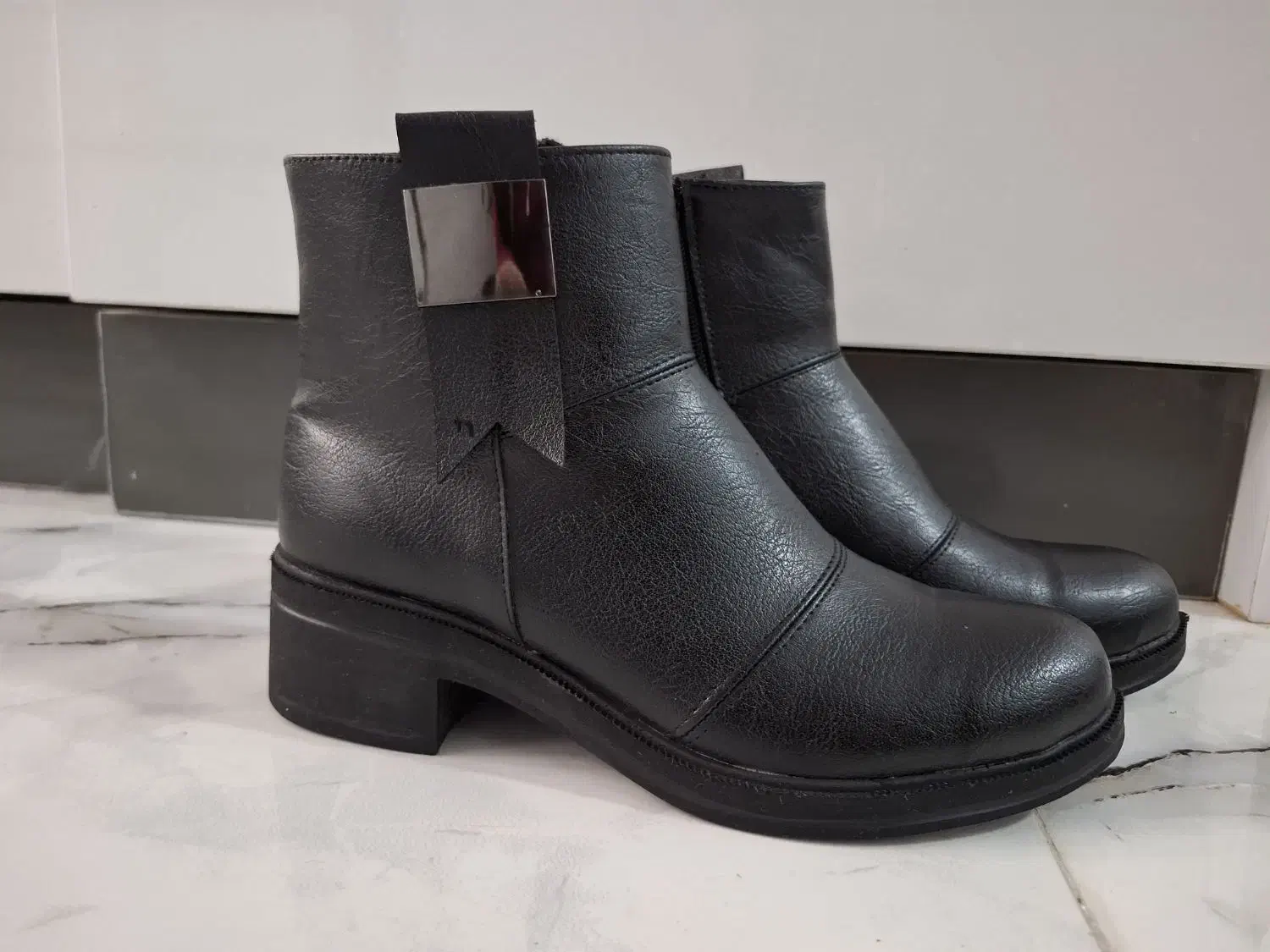 کفش|کیف، کفش، کمربند|همدان, |دیوار