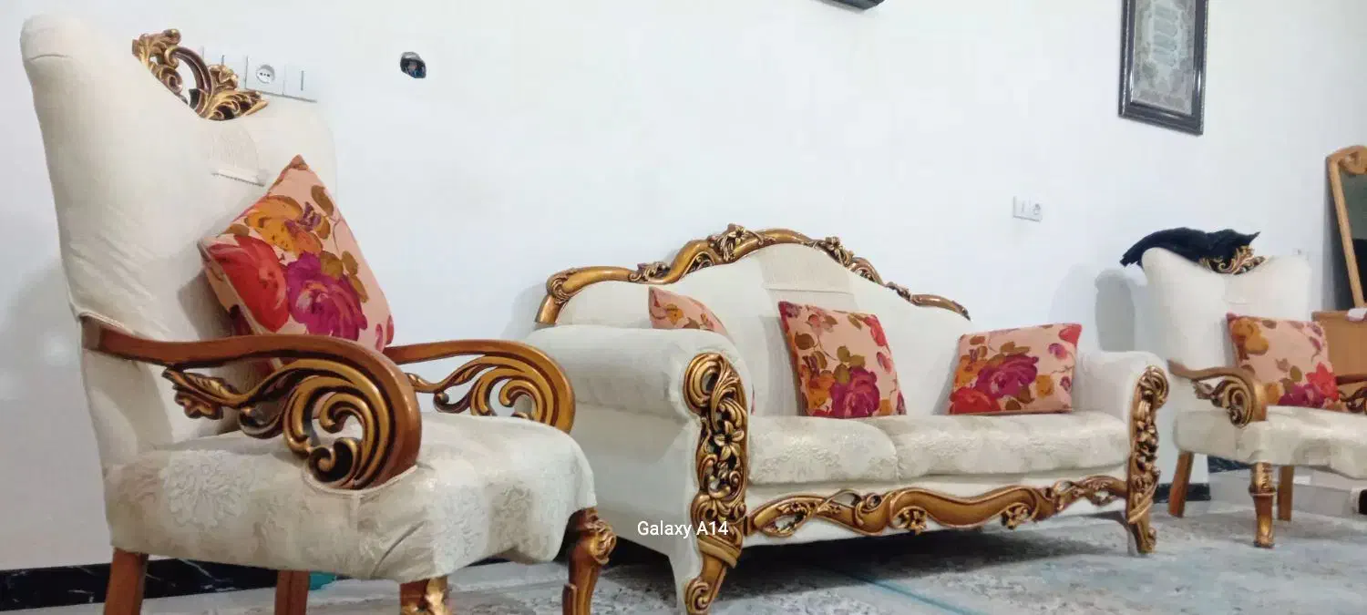 مبل نیمه استیل ۷نفره با یه مبل لاو|مبلمان خانگی و میز عسلی|گلبهار, نوبهار|دیوار