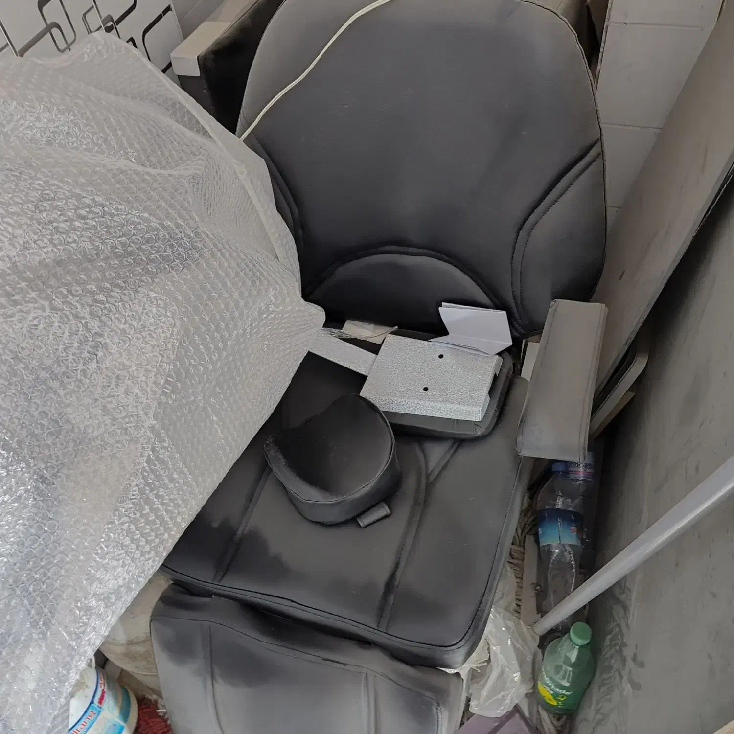 صندلی ارایشگری برقی|آرایشگاه و سالن‌های زیبایی|میبد, |دیوار