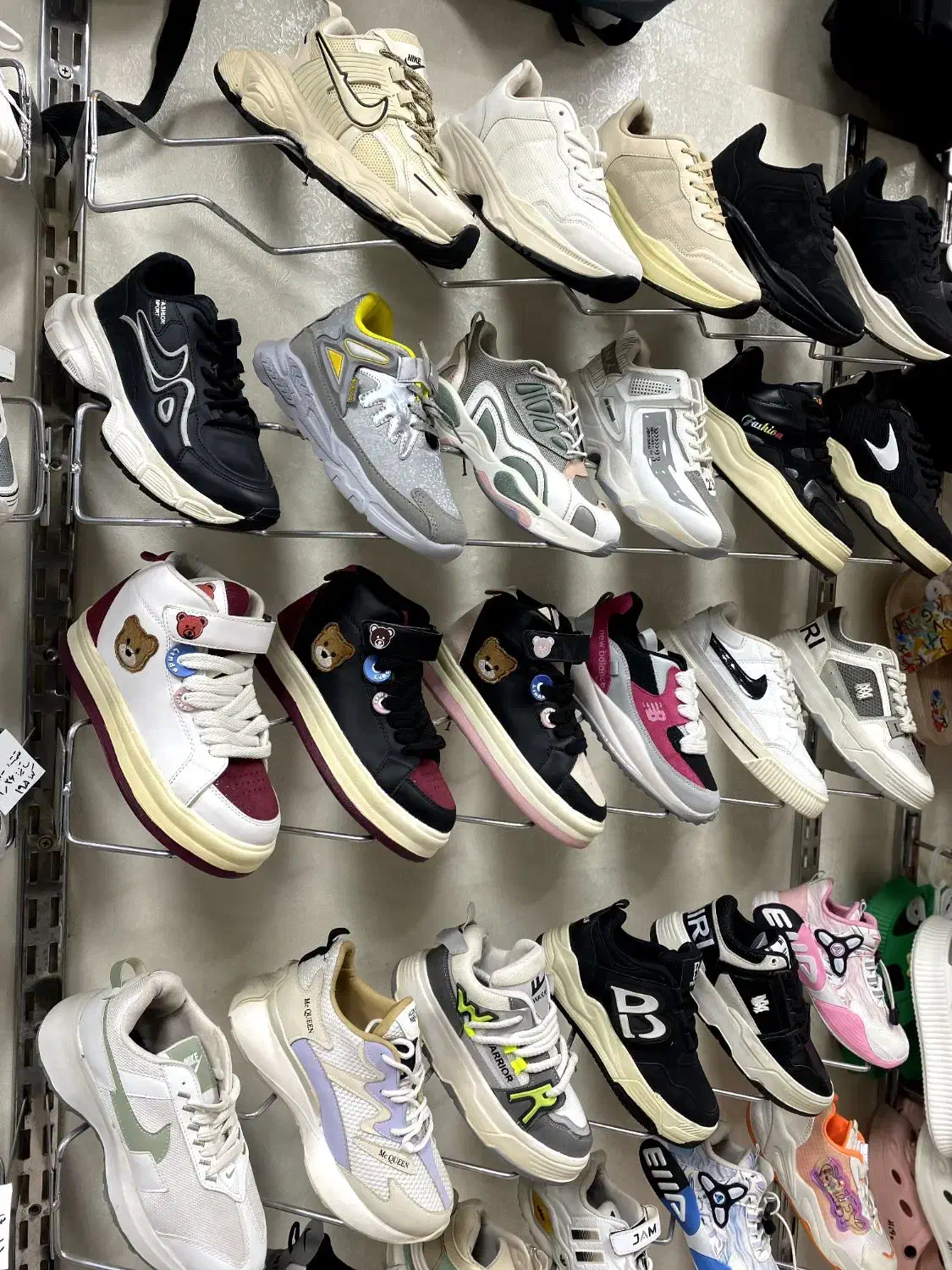 کتونی همه سایز 390 و 490|کیف، کفش، کمربند|قم, نیروگاه|دیوار