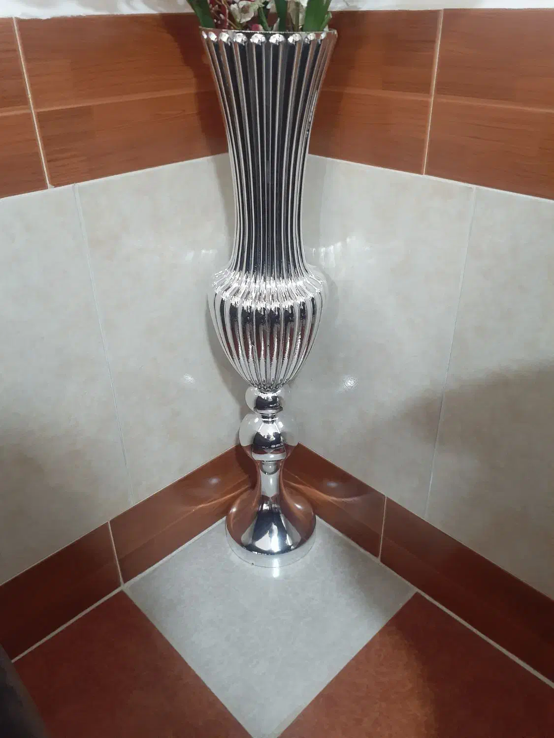 گلدون|گل مصنوعی|شهرکرد, |دیوار