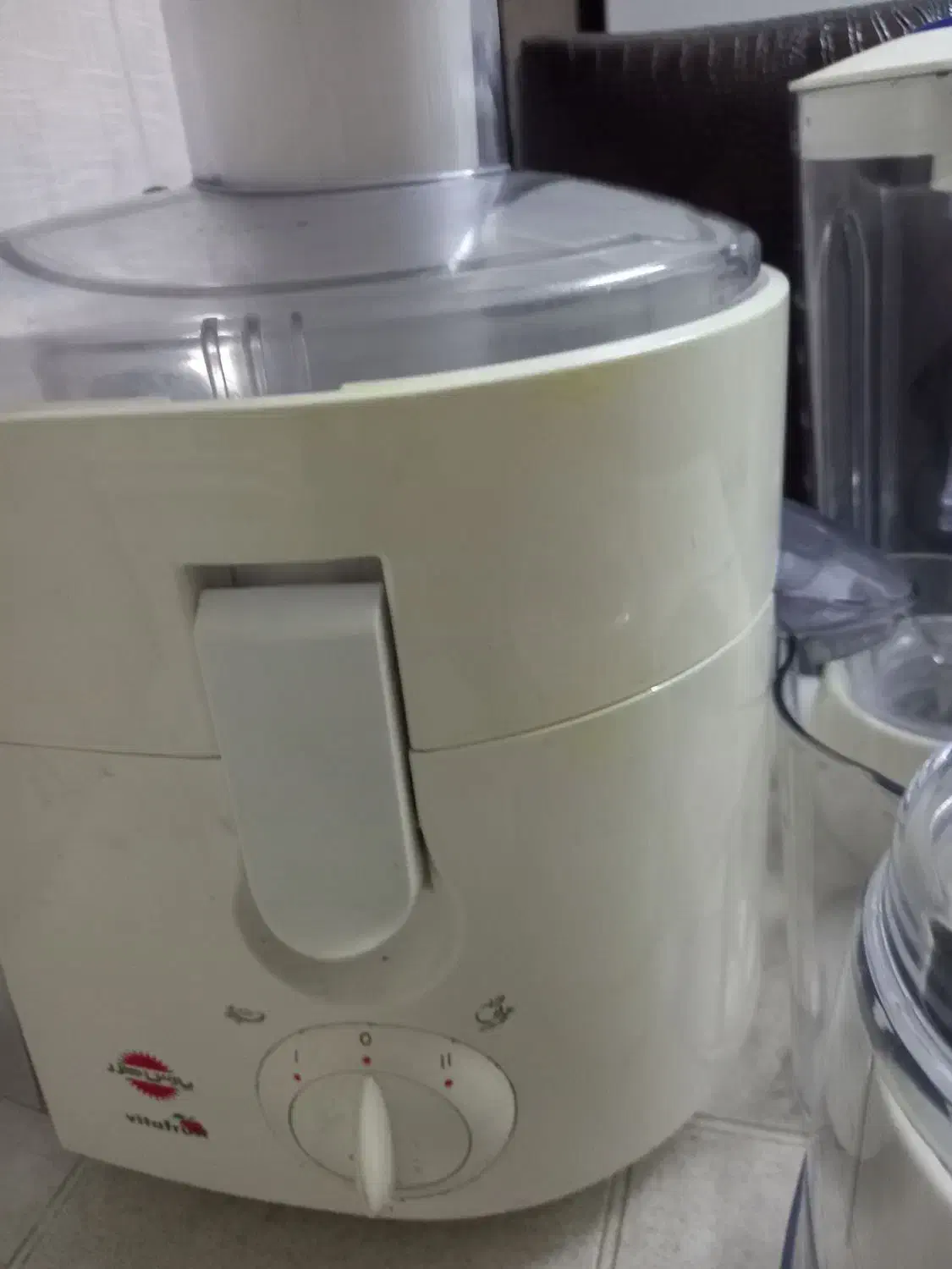 آب میوه گیری سه کاره|آبمیوه‌گیر و آب‌مرکبات‌گیر|رشت, رودبارتان|دیوار