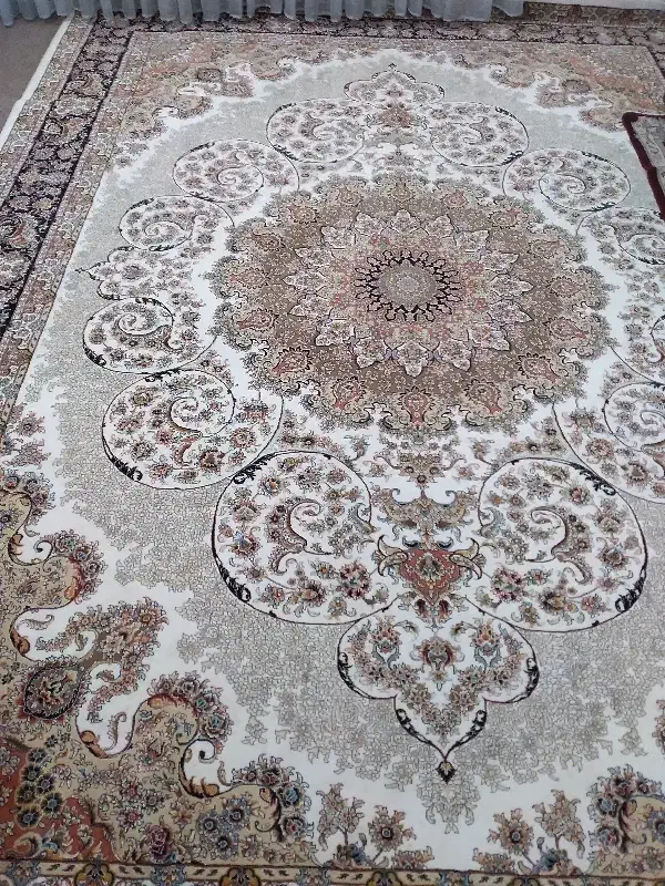 قالی ۱۲ متری ۷۰۰ شانه|فرش|مریوان, |دیوار