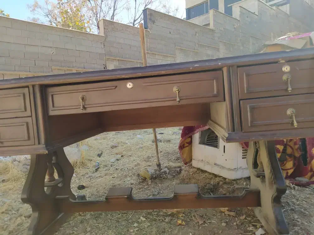 میز اداری|دفتر کار|صدرا-فارس, فاز ۱|دیوار