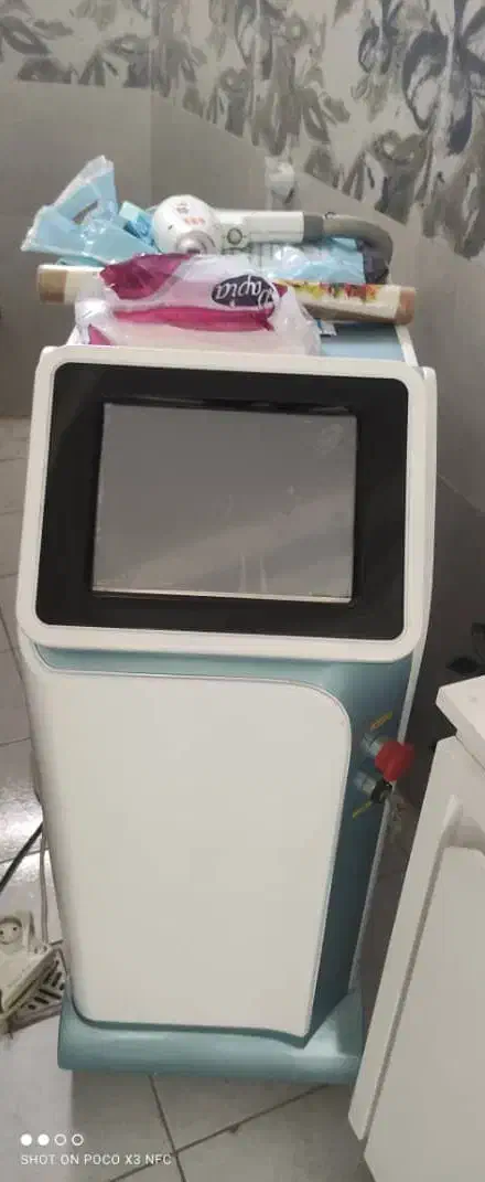 لیزر سه طول موج|پزشکی|پردیس, فاز ۸|دیوار