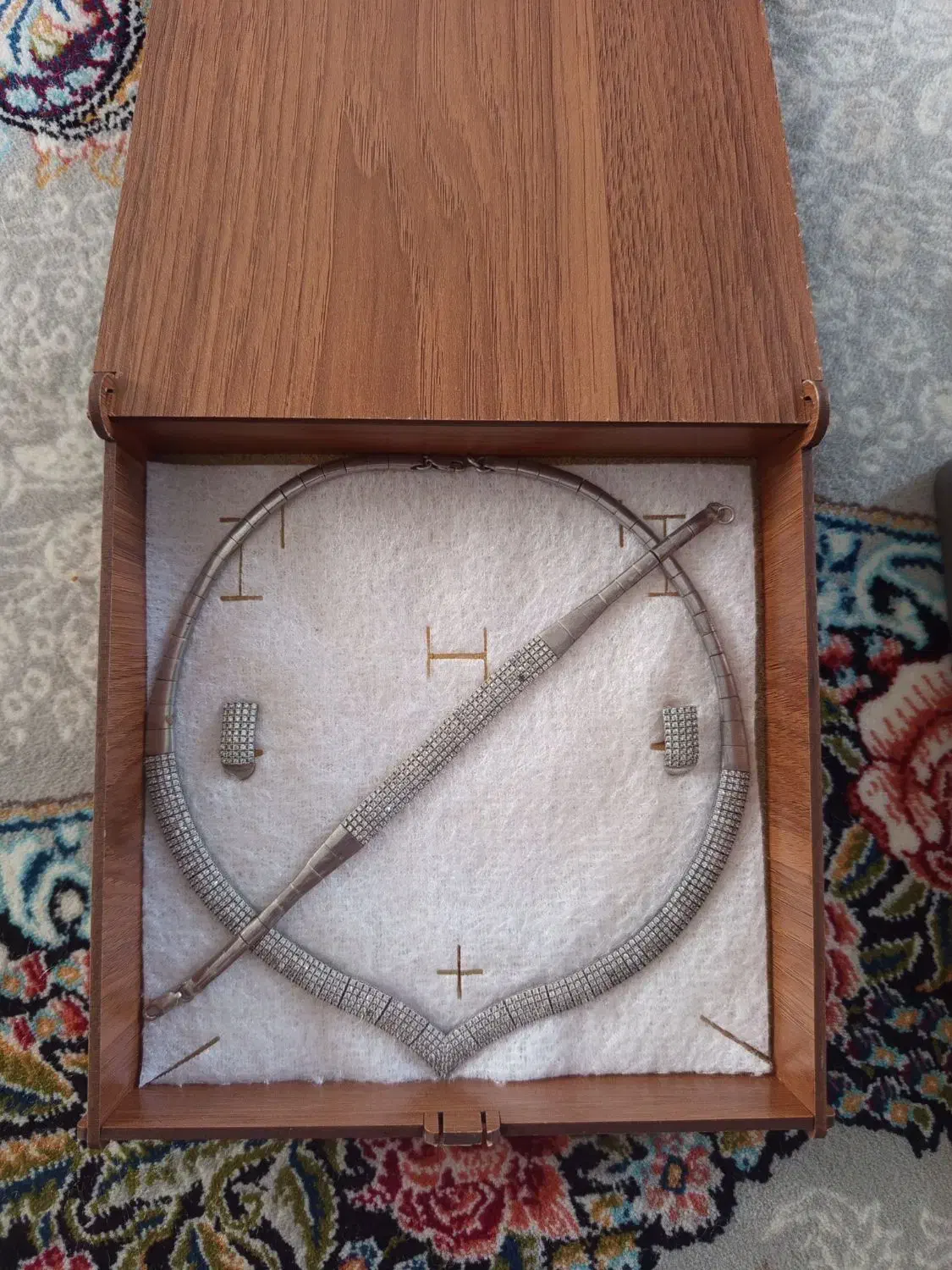 نیم‌ ست نقره|بدلیجات|مشگین شهر, |دیوار