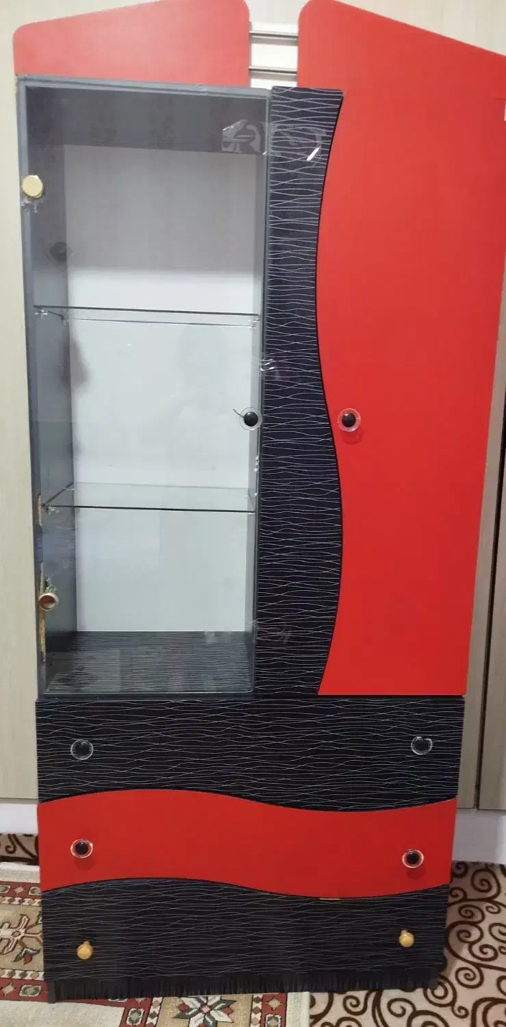 تعدادی لوازم خانه و لباس طور بچه گانه.|حراج|محمدیه-قزوین, |دیوار