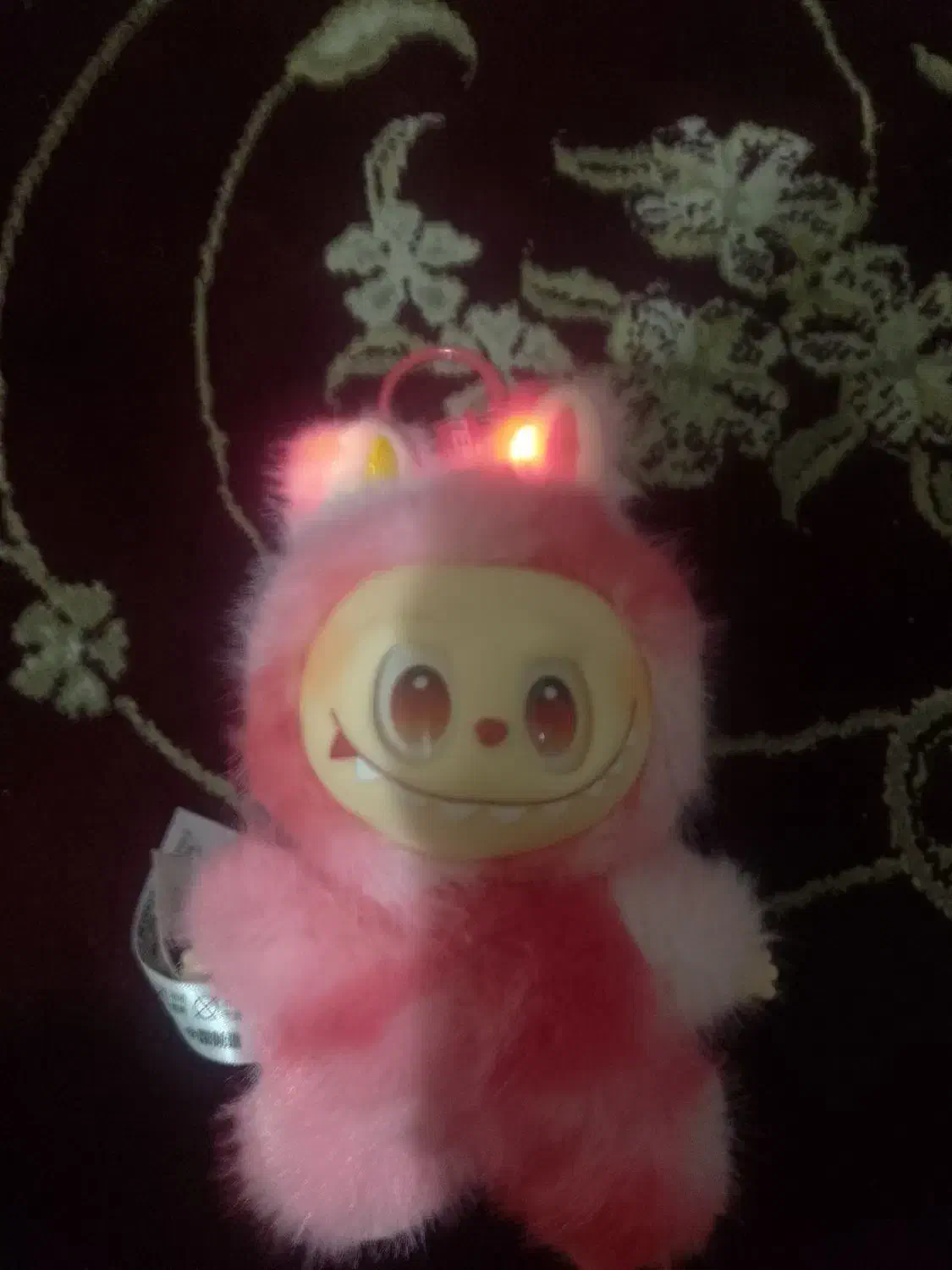 لبوبو سخن گو|اسباب‌‌بازی|بروجن, |دیوار