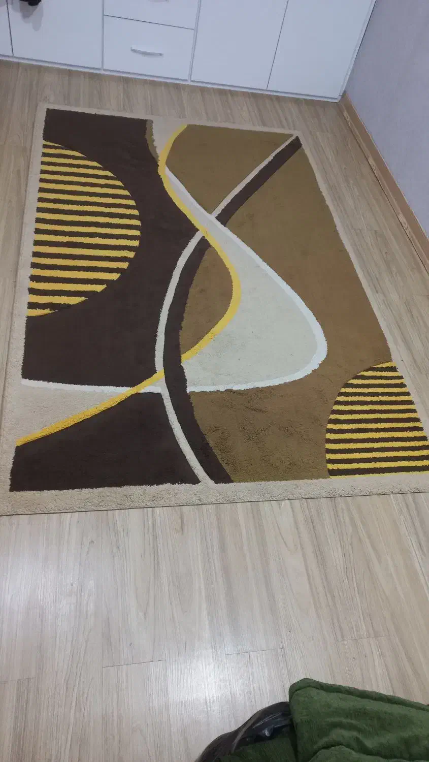 فرش ۴ متری در حد نو|فرش|اهواز, کوی آغاجاری|دیوار