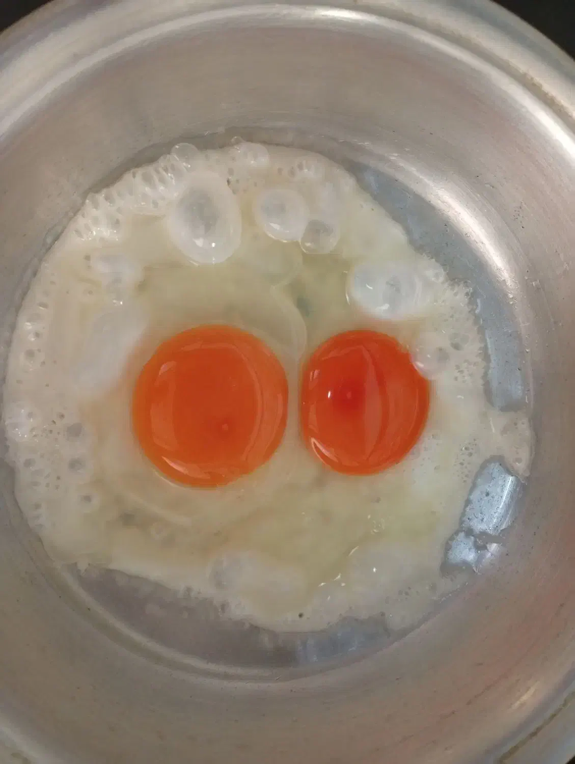 تخم مرغ محلی درشت و تازه|خوردنی و آشامیدنی|تهران, هفت چنار|دیوار