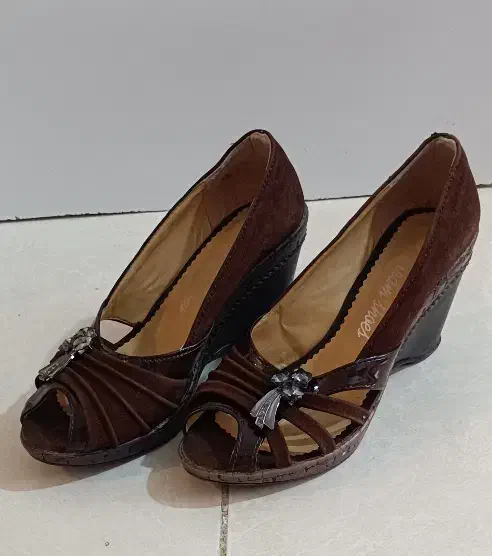 کفش زنانه|کیف، کفش، کمربند|پرند, فاز ۶|دیوار