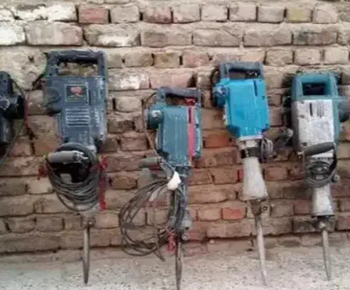 تخریب کامل و اصولی ساختمان|خدمات پیشه و مهارت|خوی, |دیوار