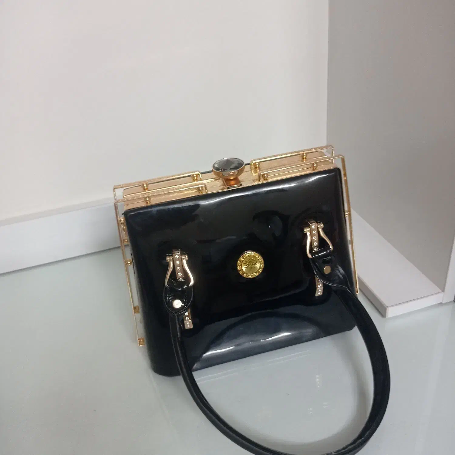 کیف مجلسی|کیف، کفش، کمربند|اراک, |دیوار