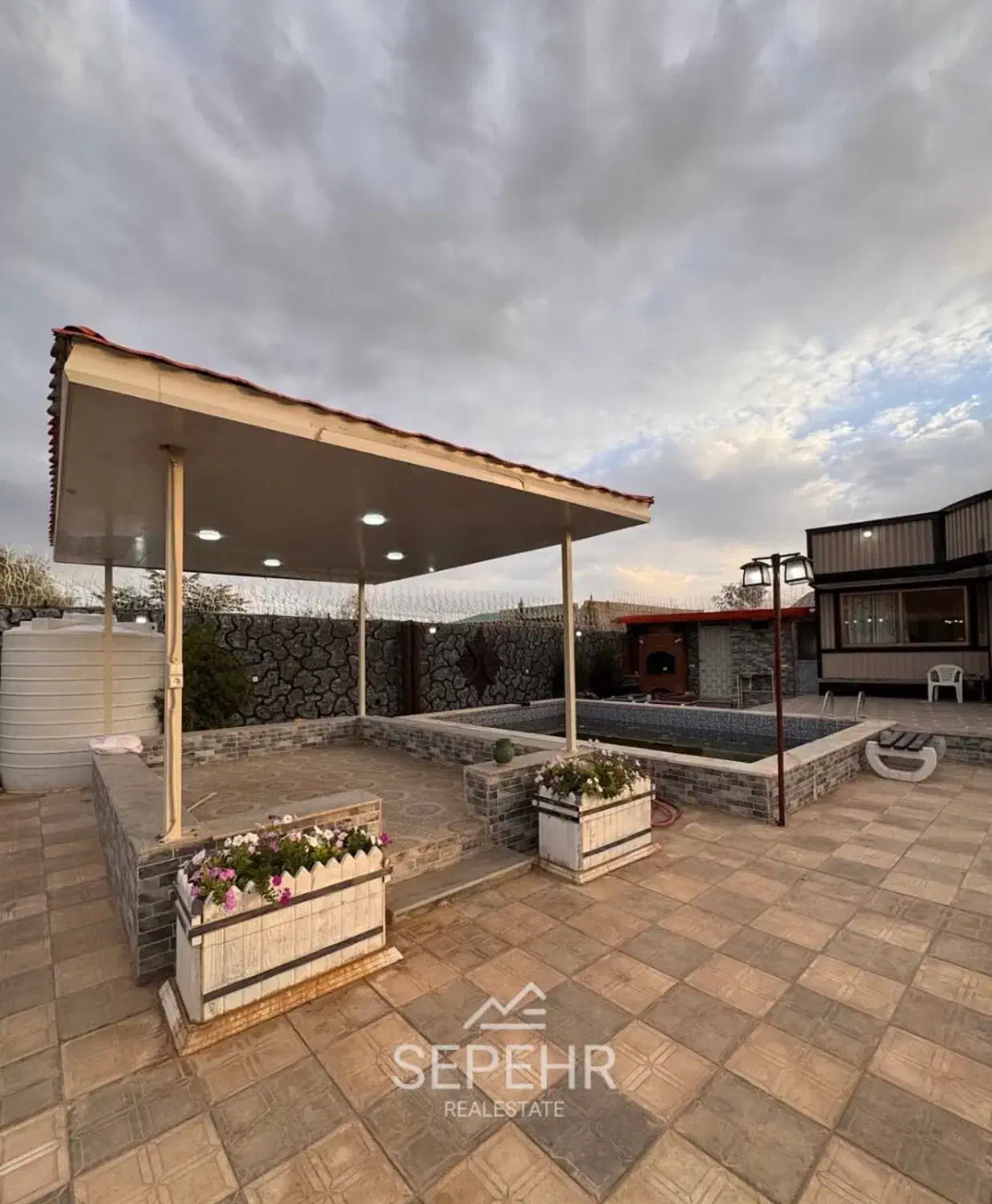 باغ ویلا دوخواب شهرضا نوساز مبله|فروش خانه و ویلا|شهرضا, |دیوار