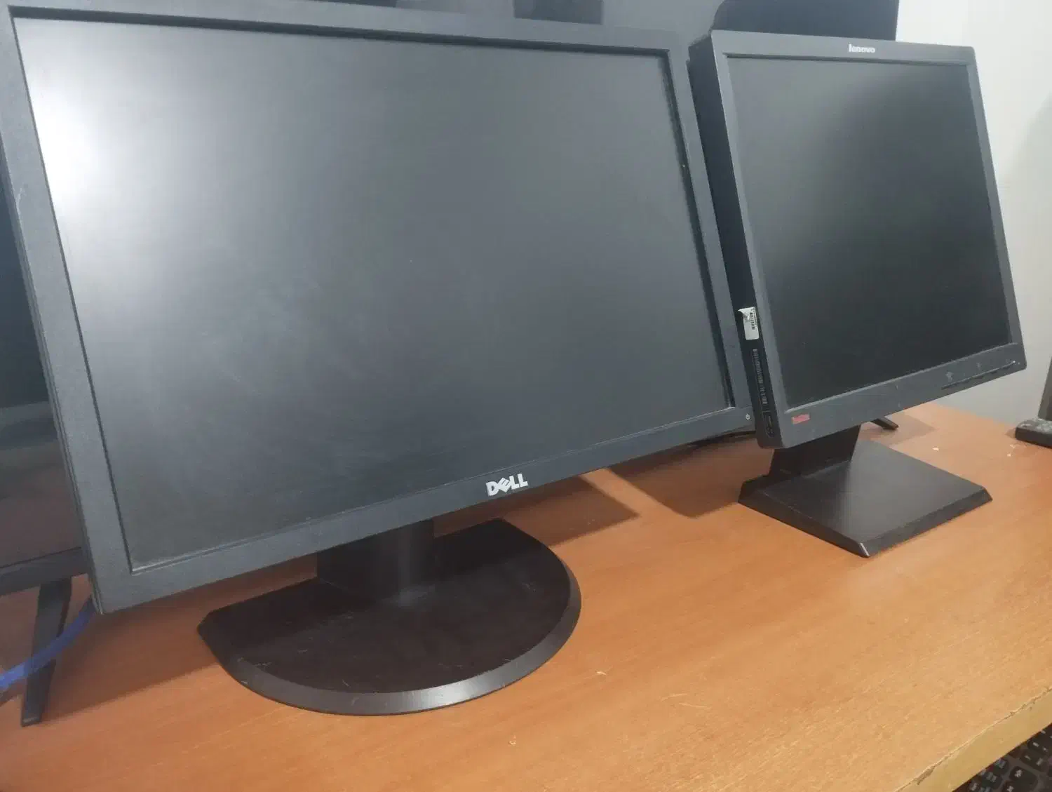 مانیتور 19 و 20 اینچ پایه آسانسوری|قطعات و لوازم جانبی رایانه|شیراز, شهرک استقلال|دیوار