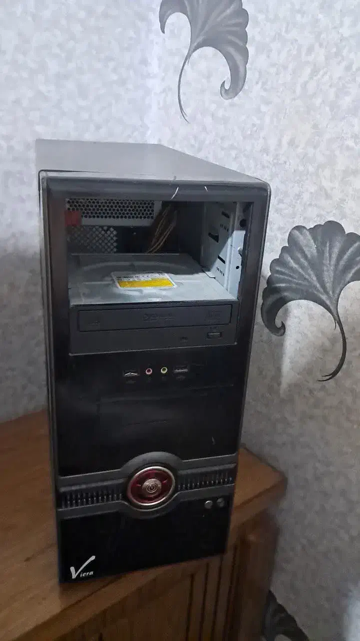 کامپیوتر|رایانه رومیزی|مهاجران, |دیوار