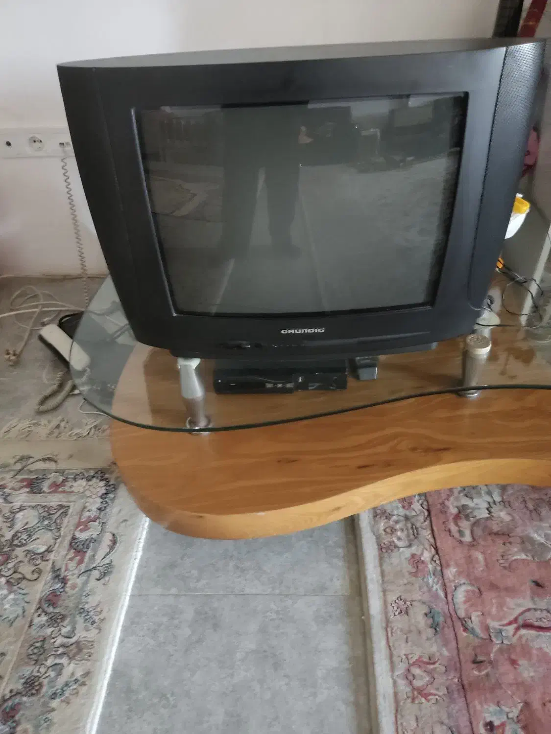 تلویزیون|تلویزیون و پروژکتور|بومهن, |دیوار