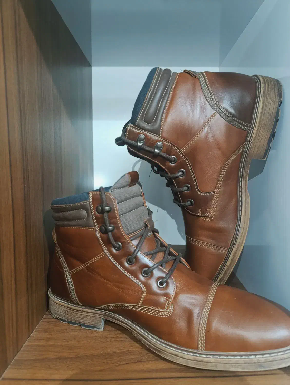 کفشچرم مردانه|کیف، کفش، کمربند|نی‌ریز, |دیوار