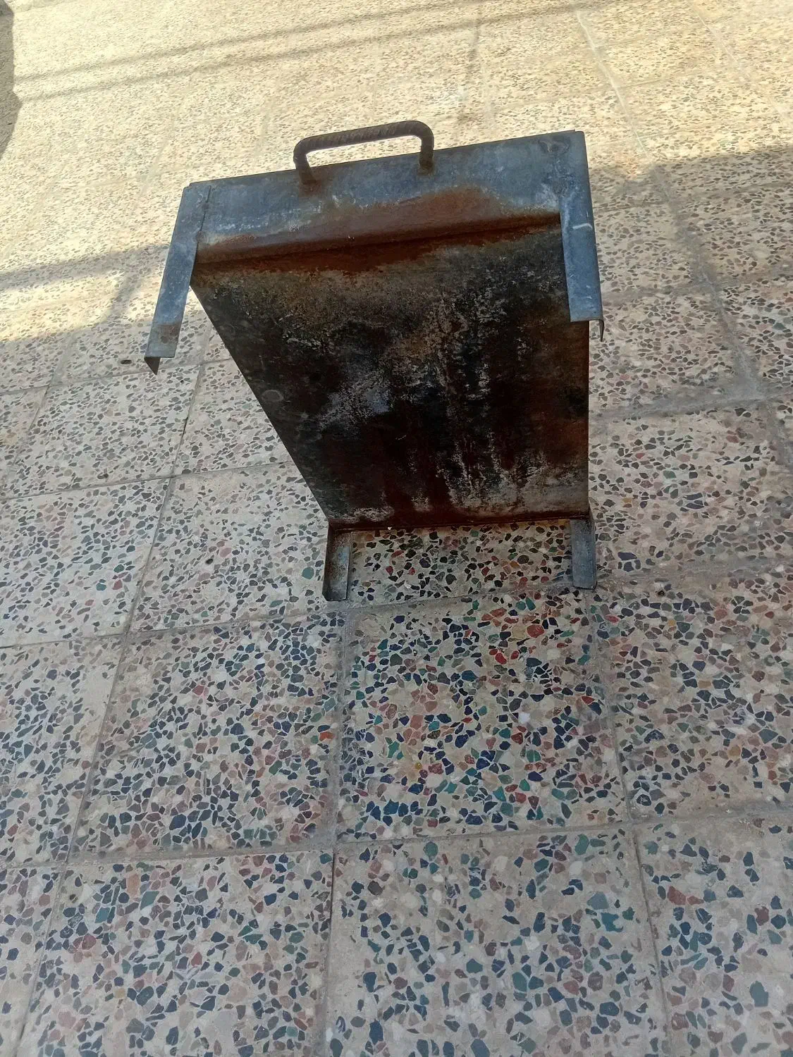 منقل فلزی|ظروف پختوپز|اهواز, عین ۲|دیوار