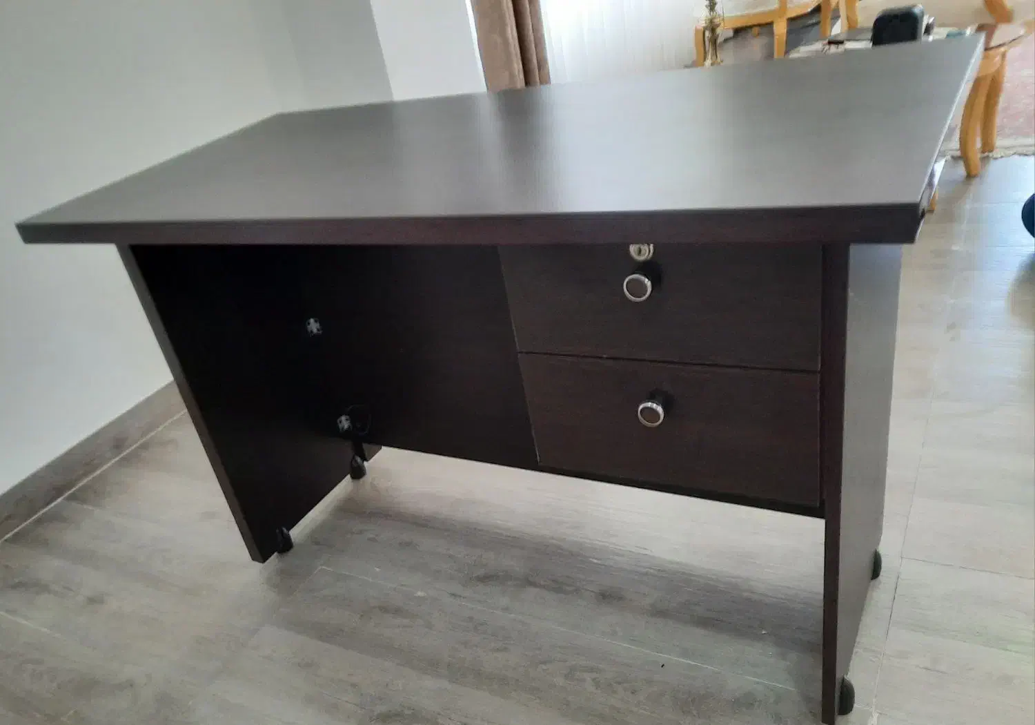 میز اداری نو|مبلمان اداری|رشت, گلزاران|دیوار