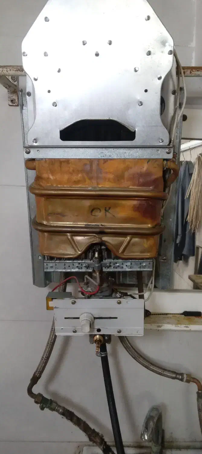 ابگرمکن دیواری بوش خارجی در حد نو وبوتان|آبگرمکن، پکیج، شوفاژ|رباط‌کریم, رباط‌کریم|دیوار