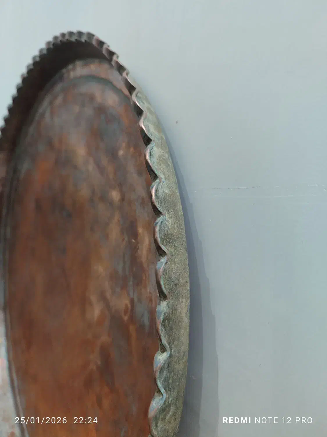 مجمع مسی کنگره دار قدیمی|کلکسیون اشیاء عتیقه|نکا, |دیوار