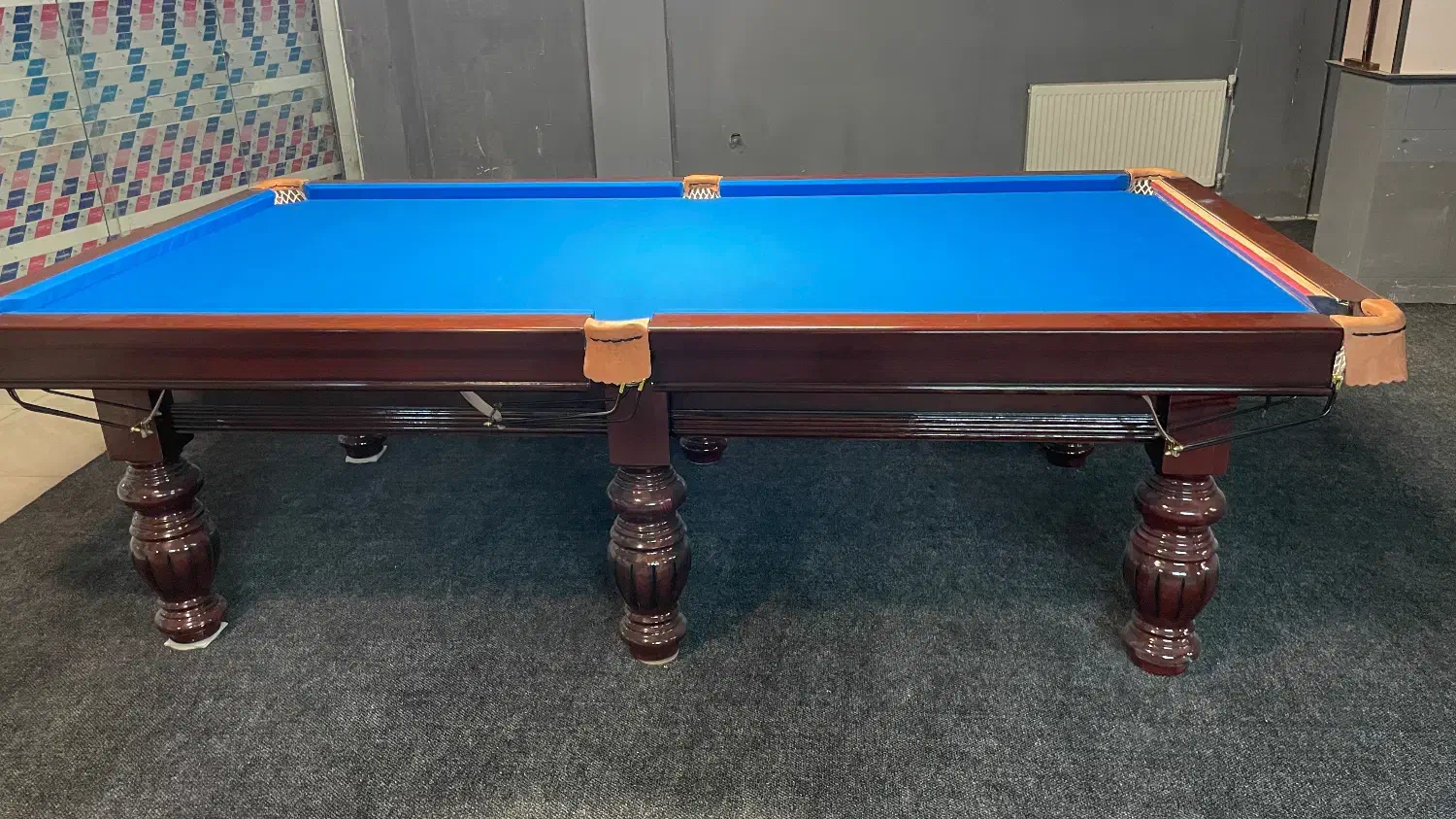 میز بیلیارد|ورزش‌های توپی|سمیرم, |دیوار