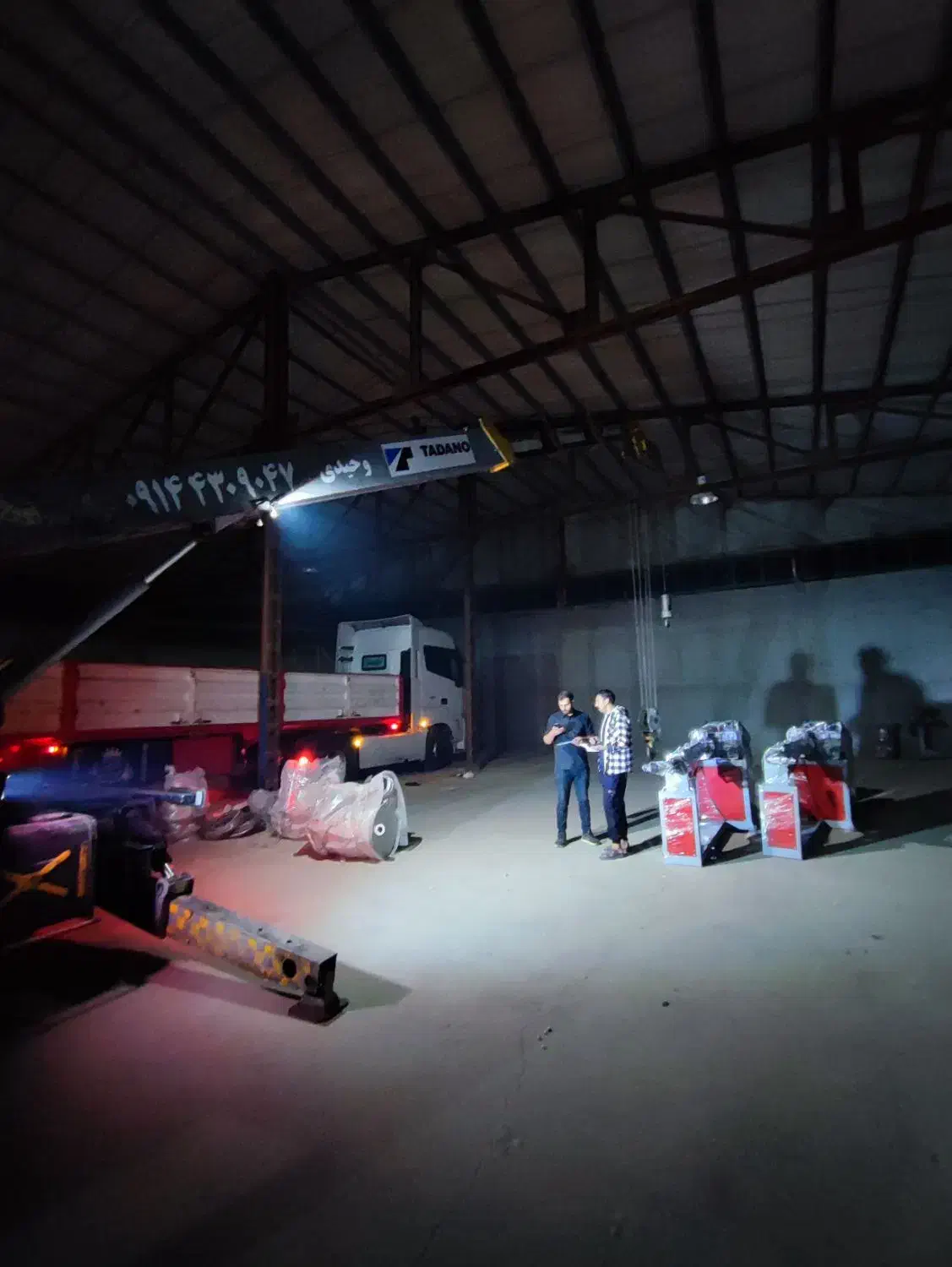 جرثقیل ۷ تن دکل بلند آماده ارائه خدمات|خدمات حمل و نقل|نقده, |دیوار