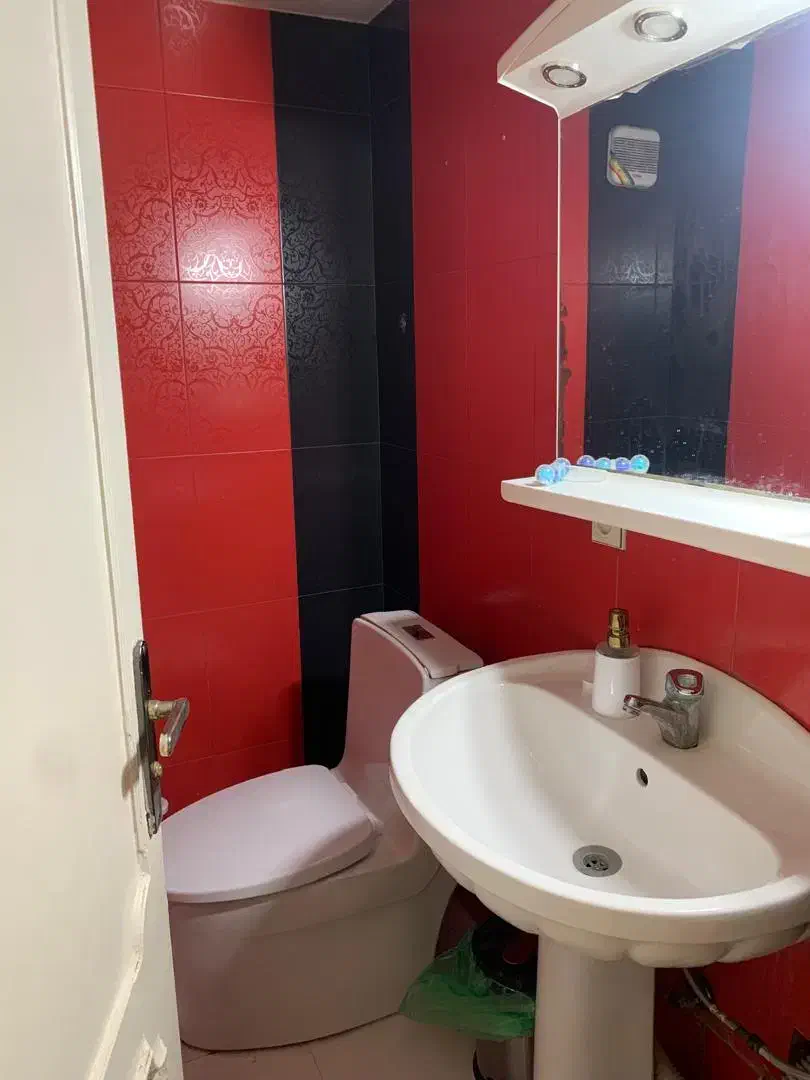 فروش هشتادو هشت متری جنب هلال احمر & املاک ایوانک|فروش آپارتمان|قزوین, |دیوار