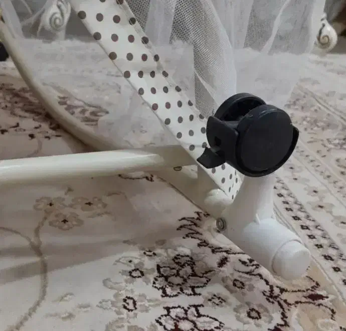 گهواره وتخت نوزاد|تخت و سرویس خواب|بیرجند, |دیوار