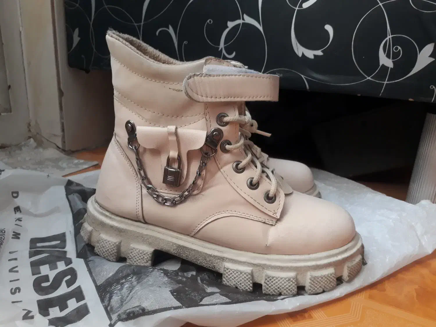 پوتین دخترانه کرمی رنگ|کیف، کفش، کمربند|قدس, شهر‌قدس|دیوار