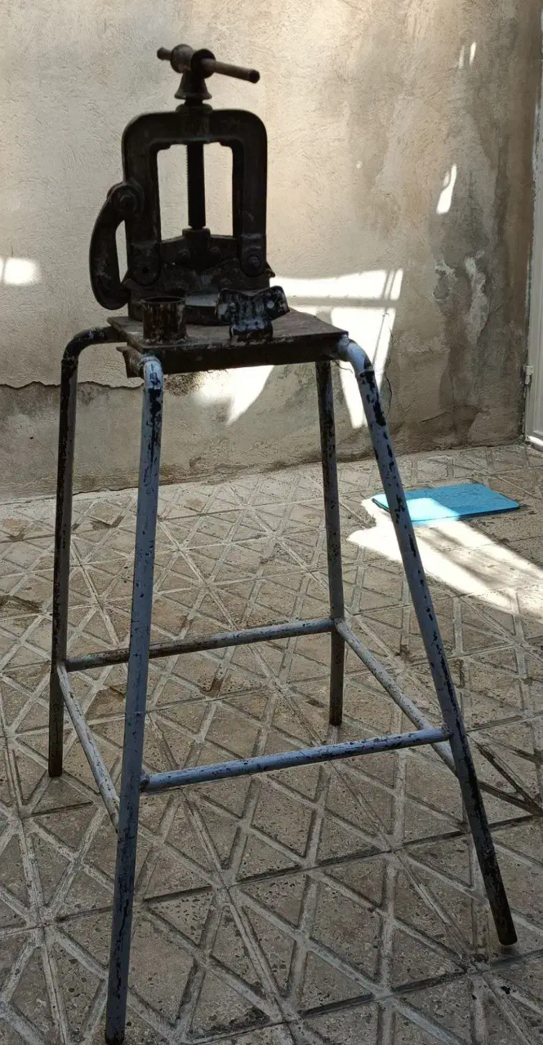 گیره کار|ابزارآلات|چهارباغ, |دیوار