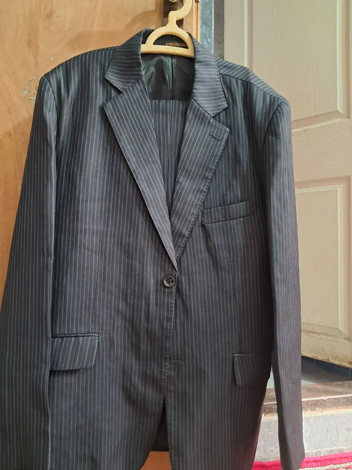 کت و شلوار|لباس|دامغان, |دیوار