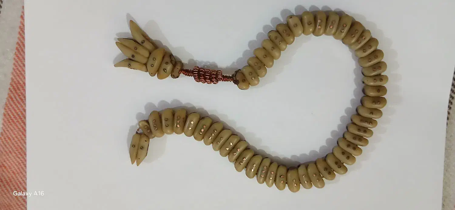 تسبیح|کلکسیون اشیاء عتیقه|بروجرد, |دیوار